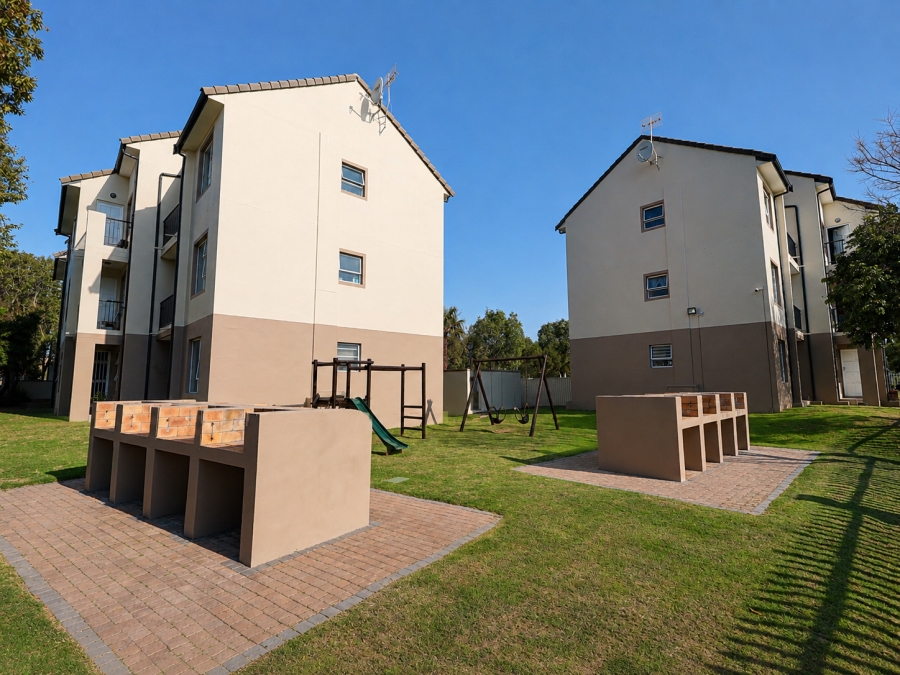 2 Bedroom Property for Sale in Buh Rein Estate Western Cape